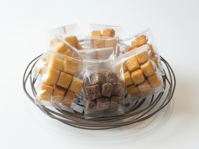 当店自慢の食パンをラスクに!