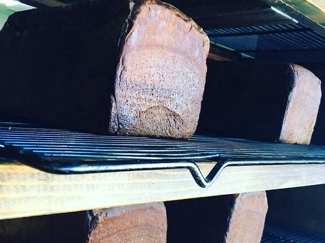 ベルギー産カカオペーストが練り込まれた濃厚な生地